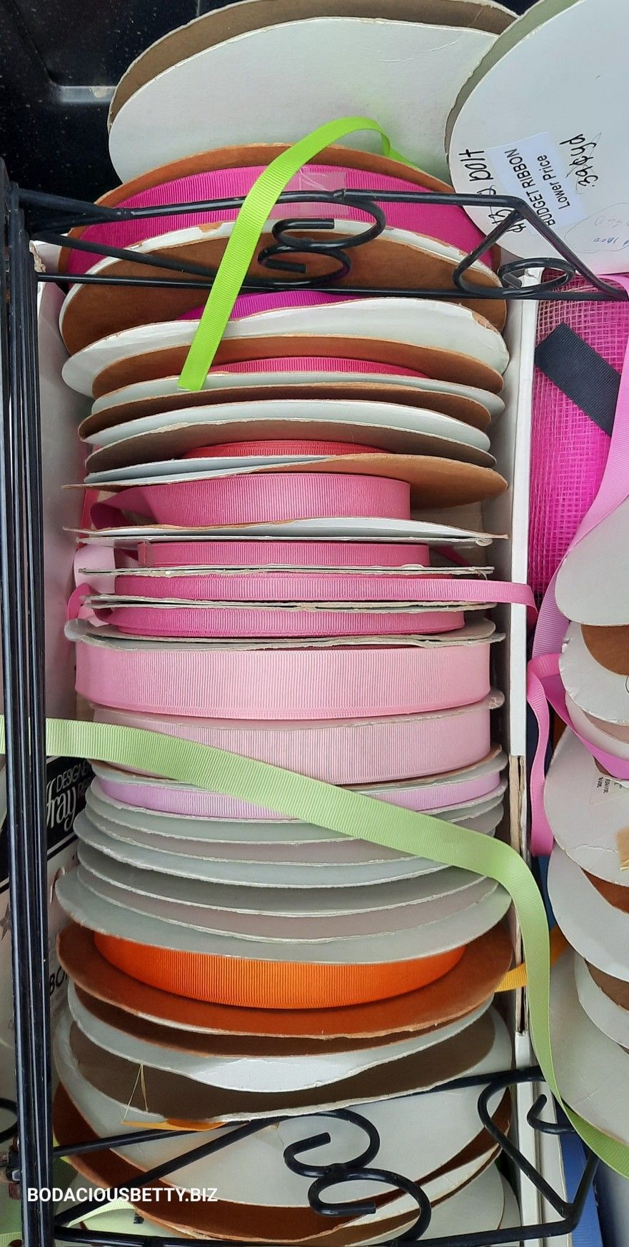 TONS OF GROSGRAIN RIBBON ASSORTED COLORS & SIZES