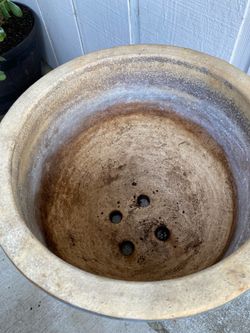 14” DIAMETER BLUE CERAMIC POT