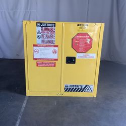 JUSTRITE SAFETY CABINET; RM091997 !
