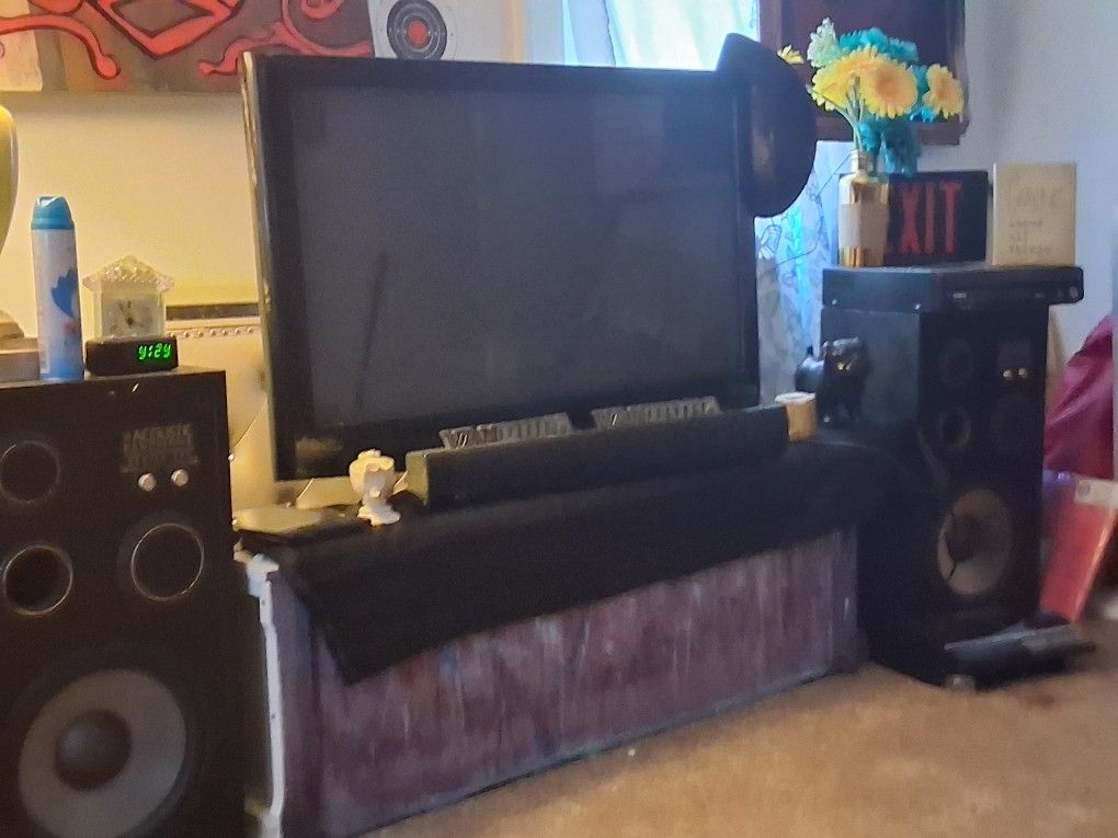 TV In Speakers