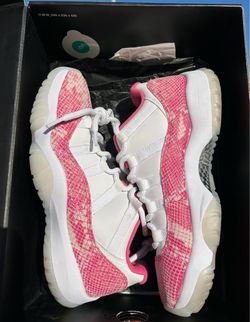 Wmns Air Jordan 11 Low Pink Snakeskin Sneakers size 9