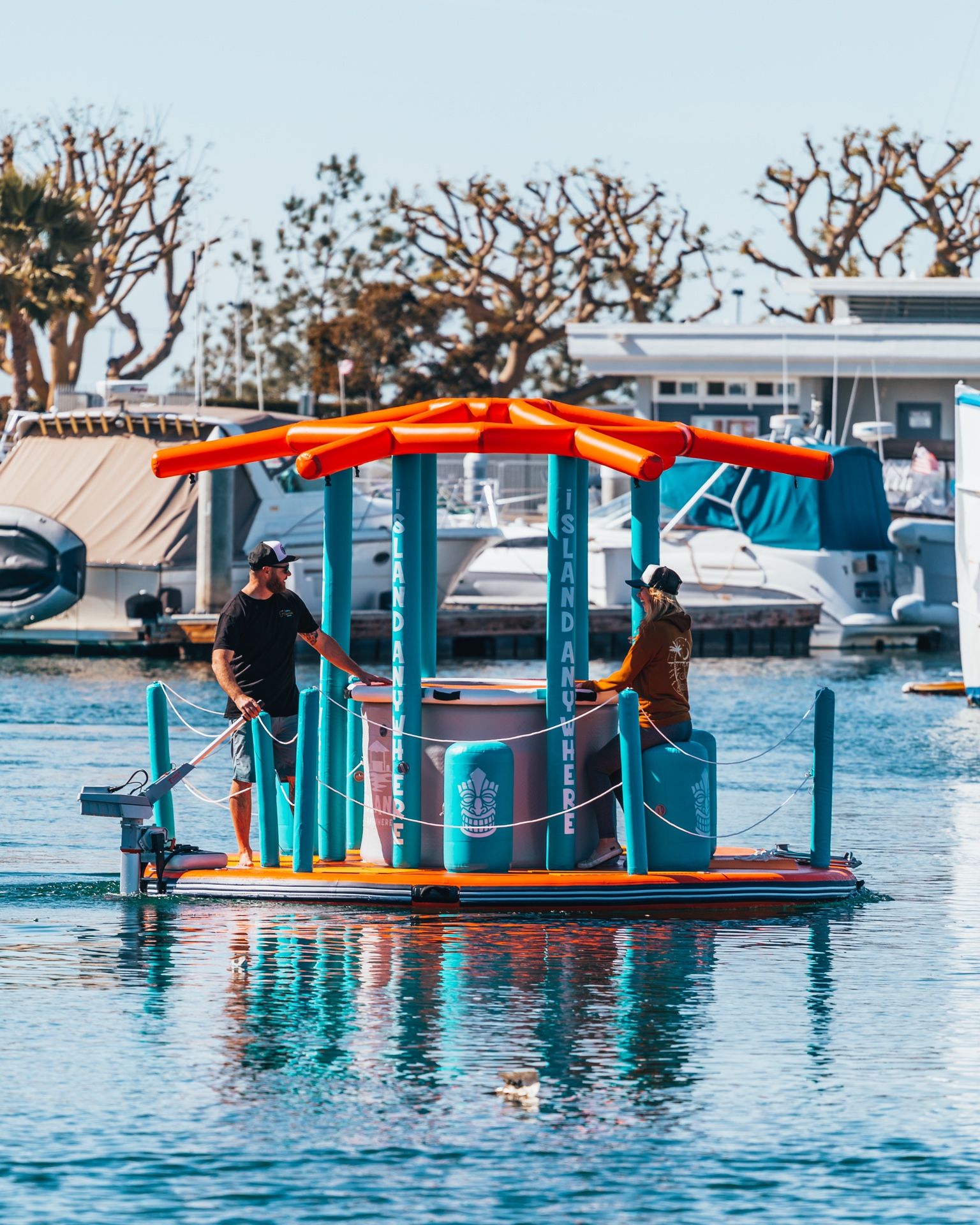 Inflatable Floating tiki bar
