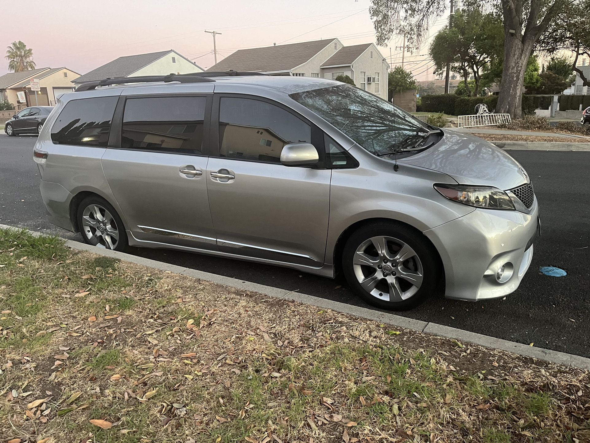 2014 Toyota Sienna for Sale in Monterey Park, CA OfferUp