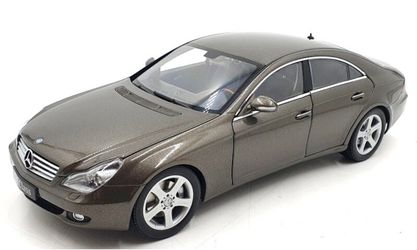 Kyosho Mercedes-Benz Cls 1/18 Scale Car Japanese Edition Die-cast Model