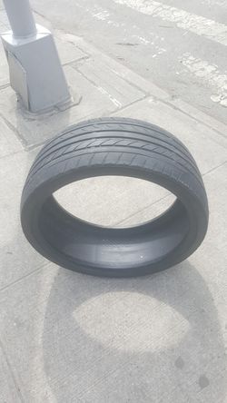 Tire 255 30 20