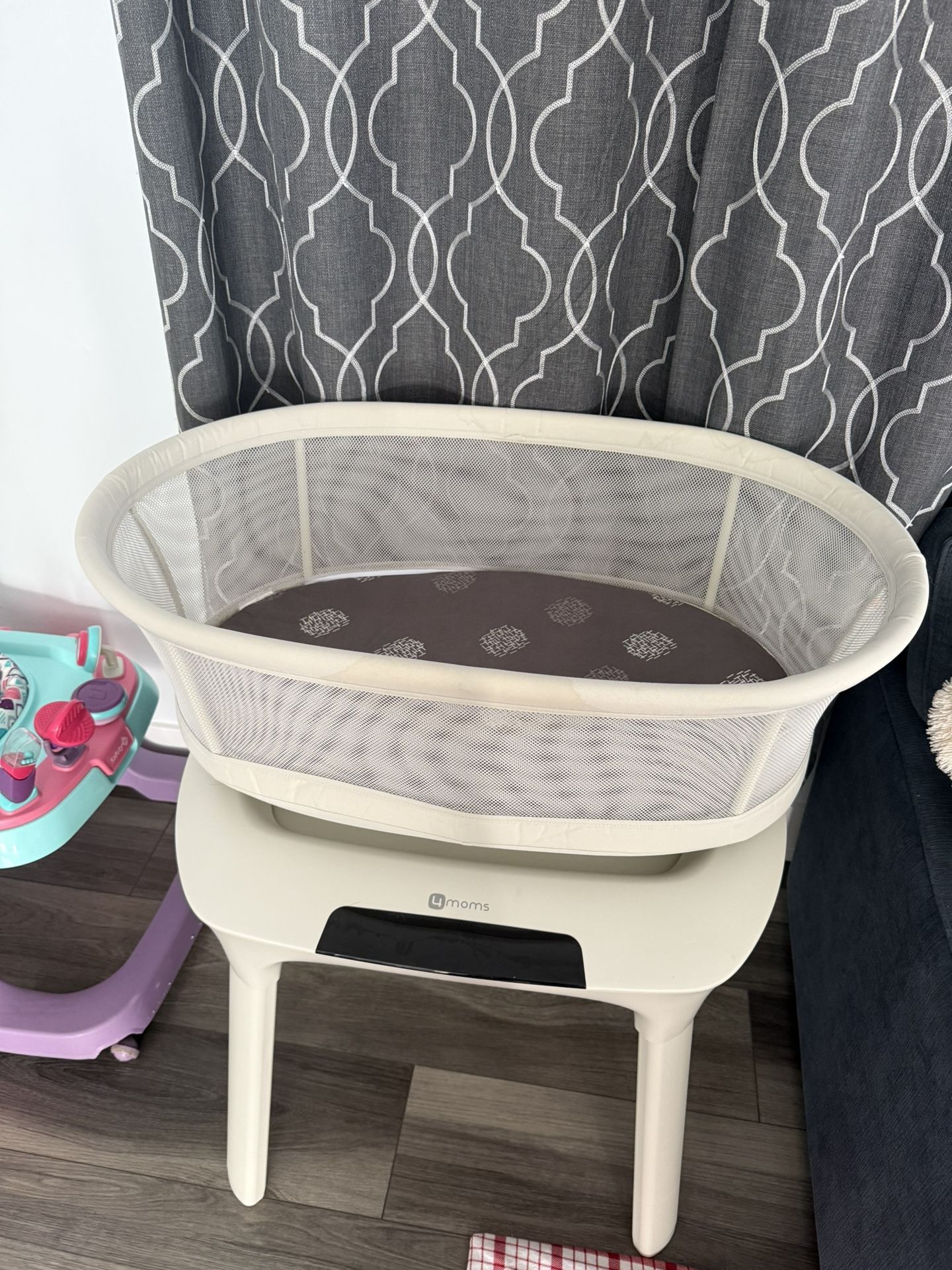 MamaRoo Bassinet