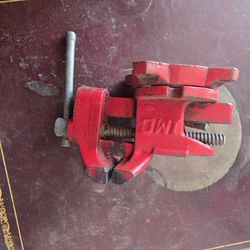 Sears Red Vintage Vise IMG #1057-5174 model. 