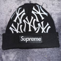 supreme x yankees beanie
