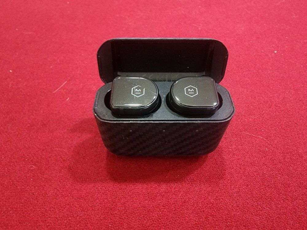 Master & Dynamics Earbuds