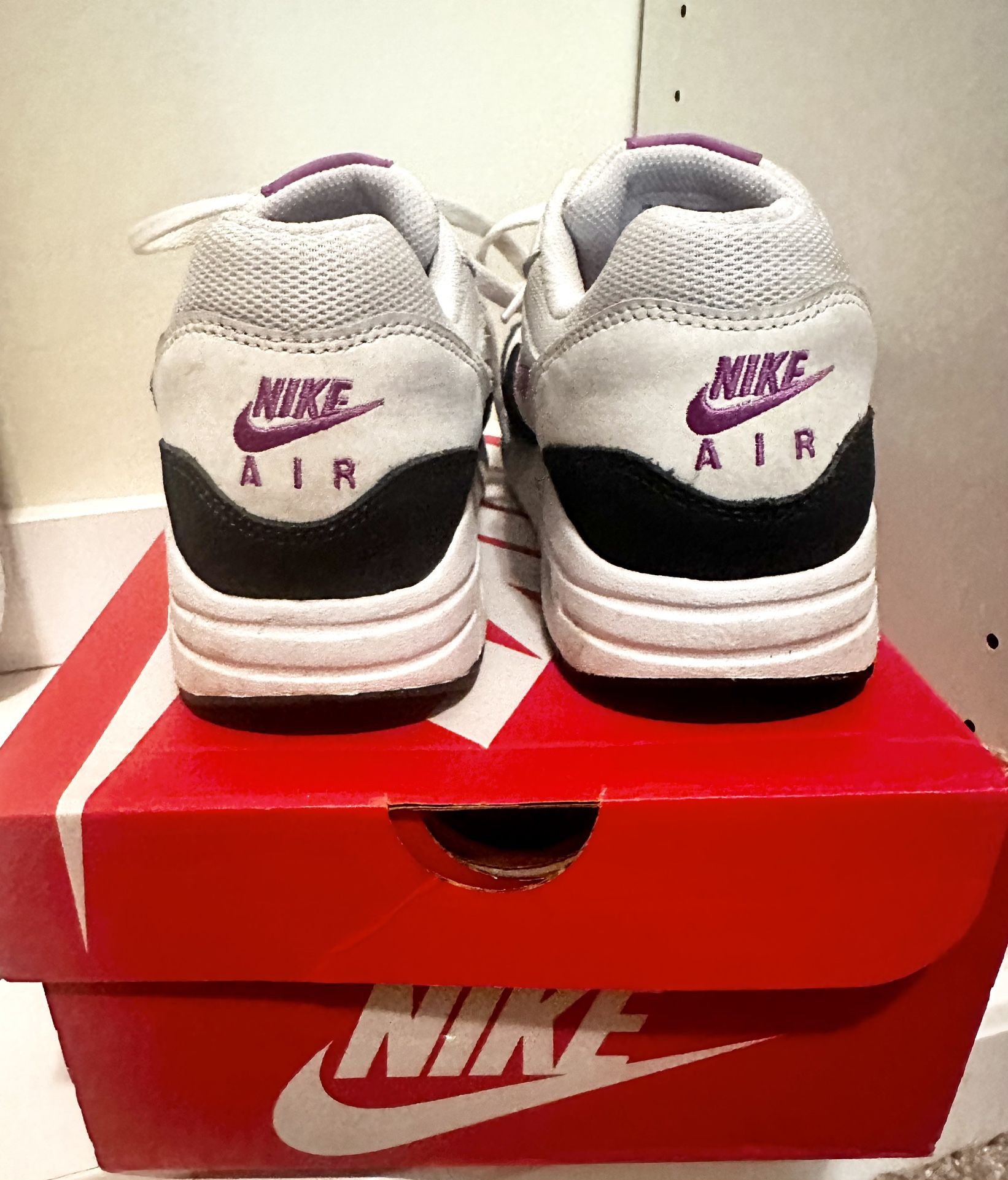 Nike Air Max 1 BG (GS 6.5Y / Women’s 8) – White / Fuchsia Dream