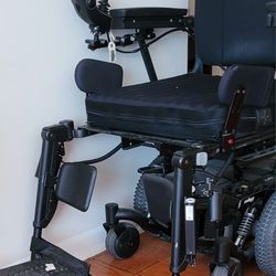 QAUNTUM HD  Power Wheelchair 