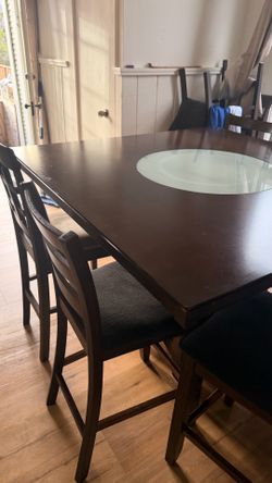 Comedor $120 microondas $60  book shelf $45