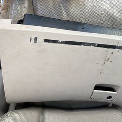 Glove box Subaru legacy Outback