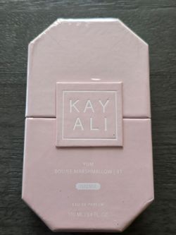 KAYALI 
YUM BOUJEE MARSHMALLOW 3.4 oz edp
