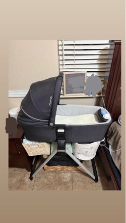 Nuna bassinet