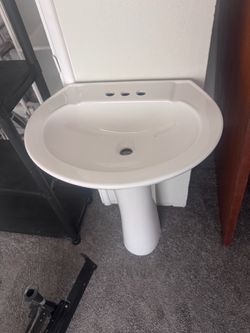 Pedestal sink