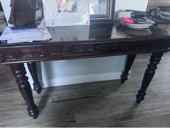 Side  or Entry Table