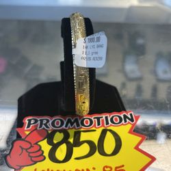 10KT Bangle Bracelet 