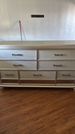 Dresser YES ITS AVAILABLE