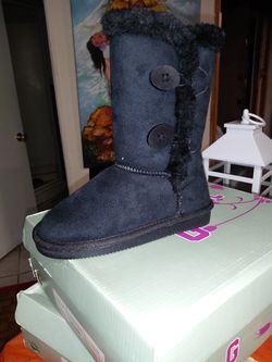 Girls boots 11c13c and 2 $10