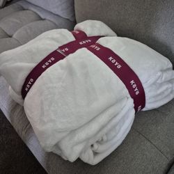 White Warm Blanket