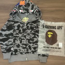 BAPE Shark Hoodie Grey Camo Zip Up Size [L or M]A Bathing Ape 🚚 FAST SHIPPING Dm for questions #Bape #SharkHoodie #Streetwear #Camo #Authentic
