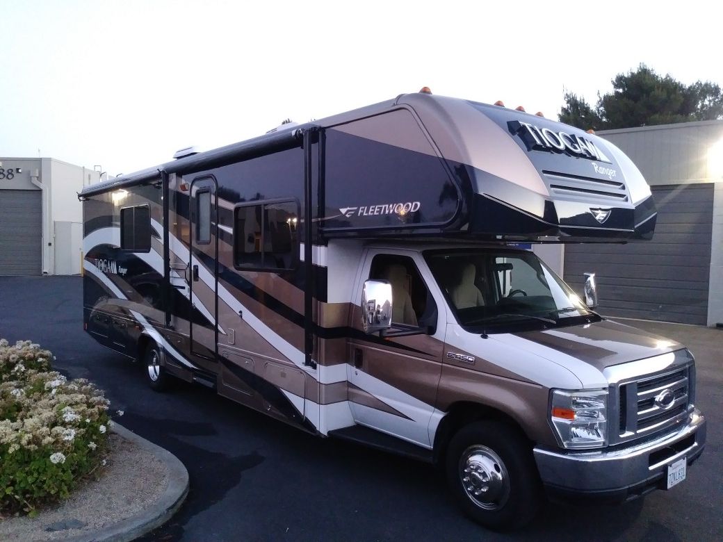 2012 Beautiful Fleetwood Tioga Ranger 31N