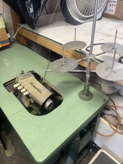 Overlock Rimoldi Machine