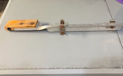 Trolling motor mount for canoe