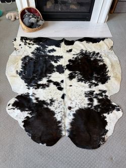 Medium Genuine Colombian Cowhide Rug – 5'10" x 5'9" – Brand New