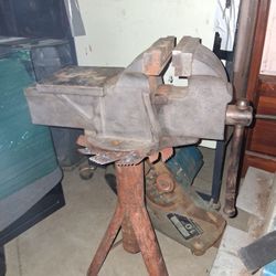 Custom  Anvil And Vise