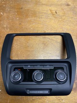 VW Jetta MK6 climate control & center Tim