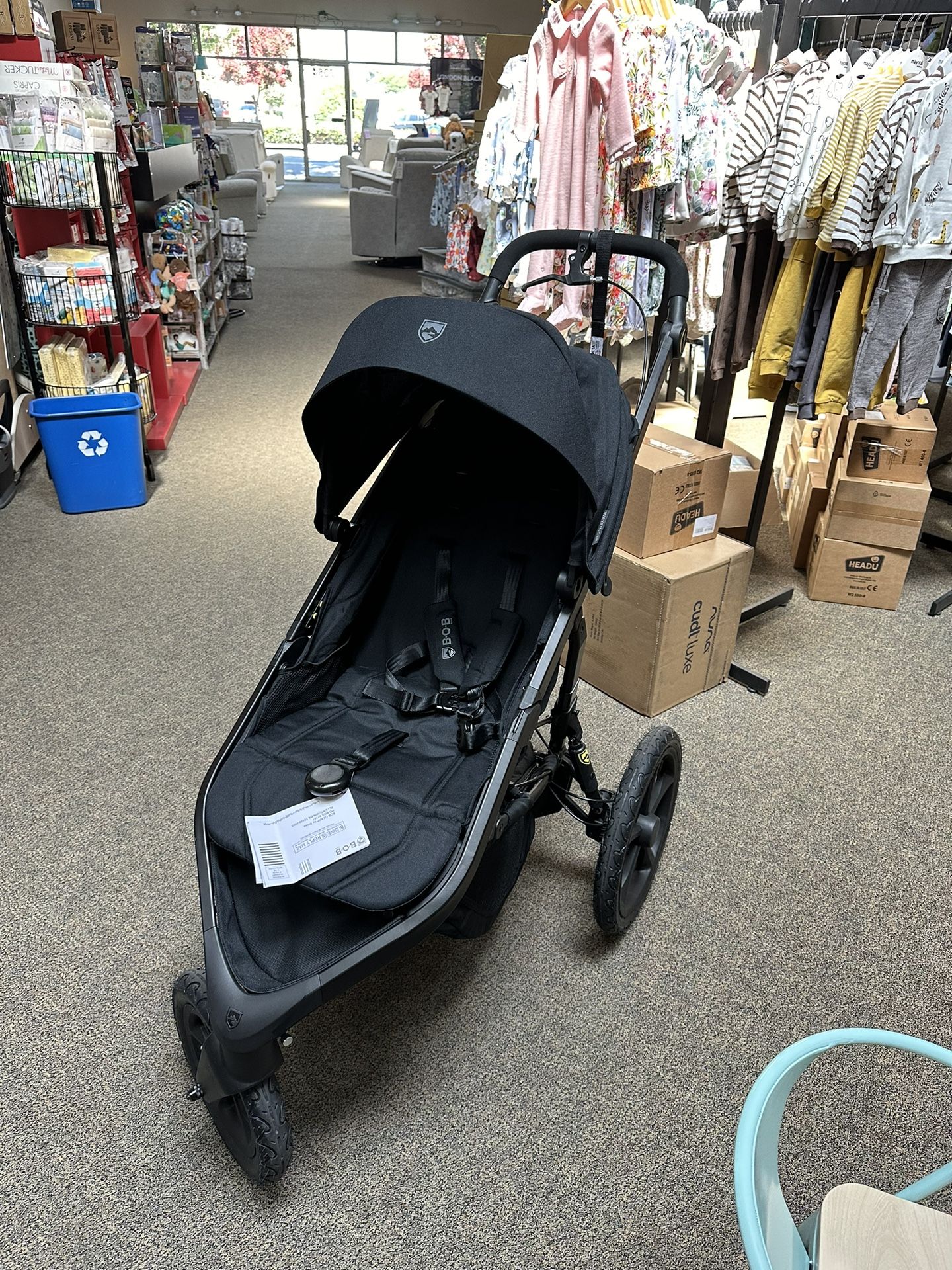 New BOB Gear Wayfinder jogging Stroller
