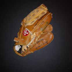 Kid's RAWLINGS 10" Leather Baseball Glove