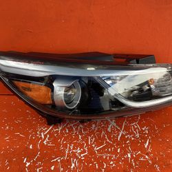 2015-2018 KIA SEDONA RIGHT HEADLIGHT RH PASSENGER HALOGEN LED OEM