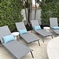 4 Outdoor Pool Lounge Chairs