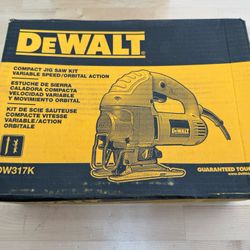 NWT Brand New DEWALT Compact Jig Saw Kit Corded Electric Tool Only