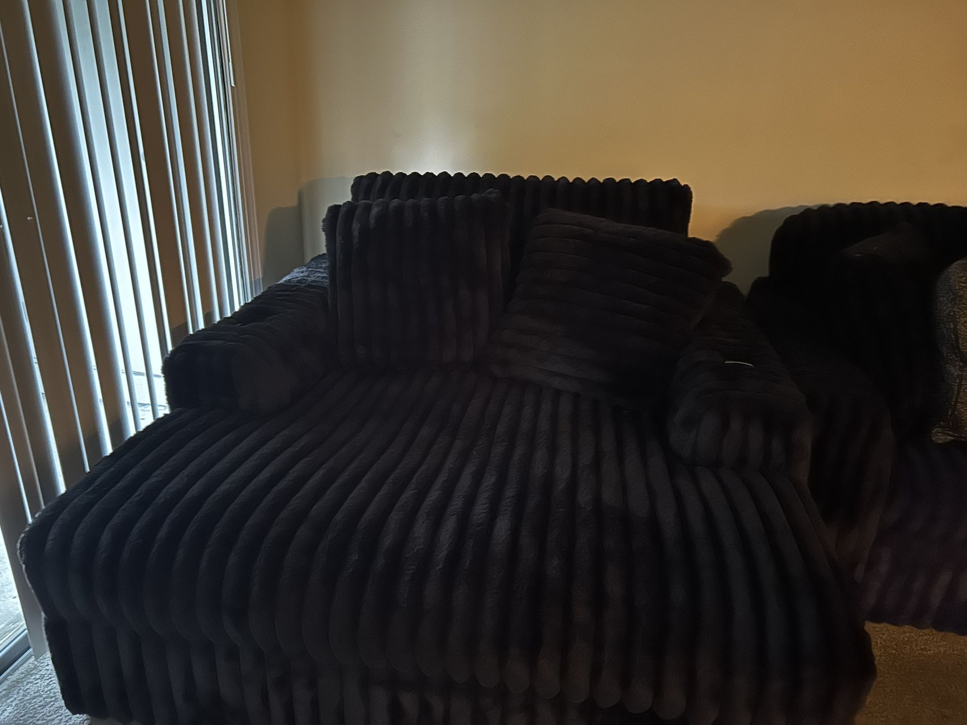 ASHLEY midnight-madness couch
