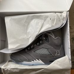 Jordan retro 5 Wolf grey Sz 8.5