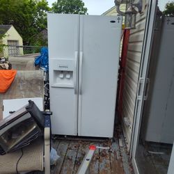 Side By Side.Fridge Freezer.