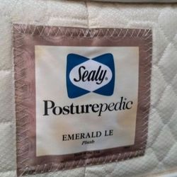 Queen Sealy Mattress In Good Condition
