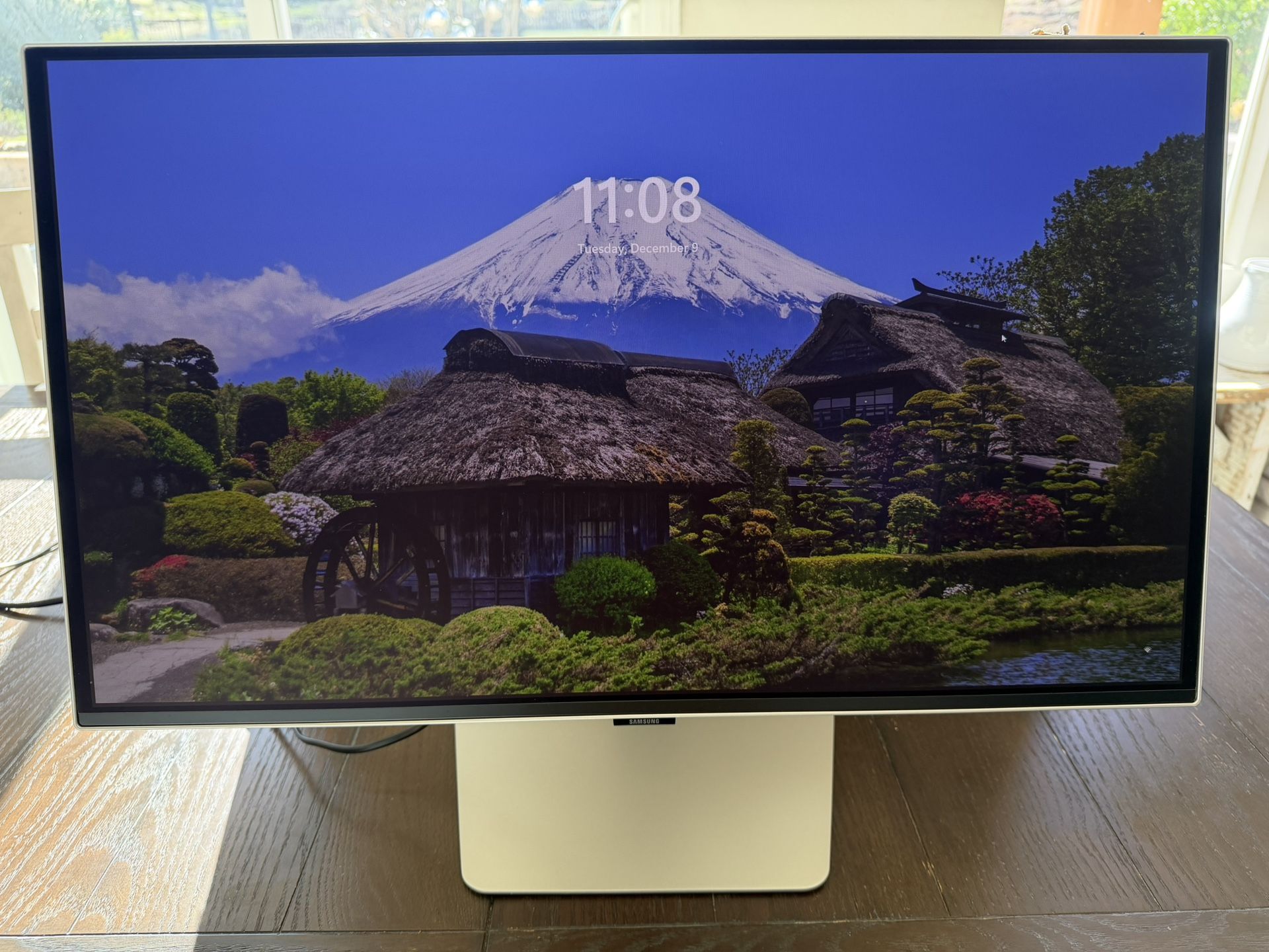 Samsung - 27" Odyssey OLED G6 (G60SD) QHD 2K Resolution 360Hz 0.03ms FreeSync Premium Pro Gaming Monitor with HDR - Silver