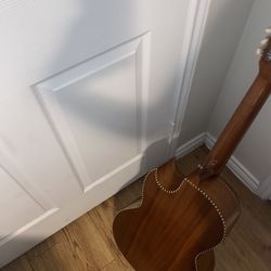 H.jimenez guitar brand new don’t use it anymore comes with kyser clip