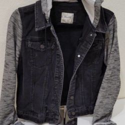 Women’s Denim Jean Jacket With Hoodie Size Large 