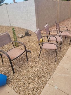 4 patio lawn chairs free