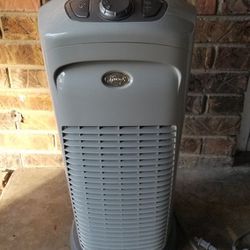 Hunter Fan Permalife 30748 air purifier in excellent condition 