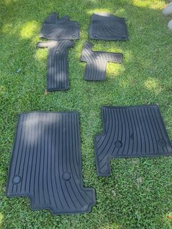 2012 Toyota Sienna XLE OEM all weather floor mats