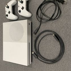 Xbox one S 2 controllers