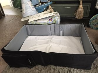 Baby portable crib/ changing table