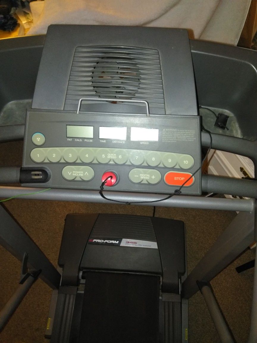 Proform 345 Cooling Breeze treadmill for Sale in Fort Worth TX